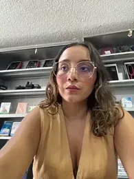 Kay_LustyWife webcam model stream image