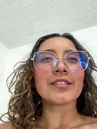 Kay_LustyWife webcam model stream image