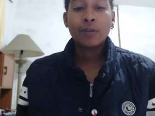 yohatinelly webcam model stream image