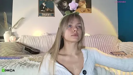 Kylie_Desire webcam stripchat model stream image