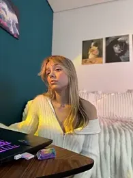 Kylie_Desire webcam model stream image