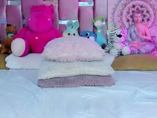 briannyveliz webcam model stream image