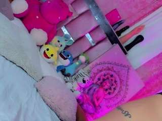 briannyveliz webcam model stream image