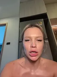 Girl-Mia webcam model stream image