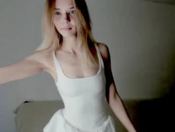 infinite_reality webcam model stream image