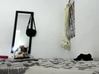 luisa_summer2 webcam model stream image