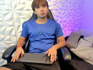 Dylan Wallton webcam model stream image