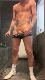 Redoutside webcam model stream image