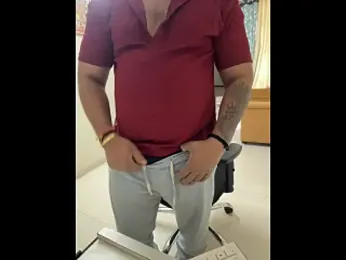 FlirtyxBoy webcam model stream image