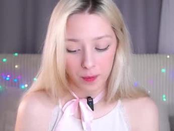 peek_in_my_window webcam model stream image