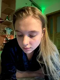 AvelynFrey webcam stripchat model stream image