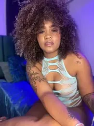 riri_brunnete webcam model stream image