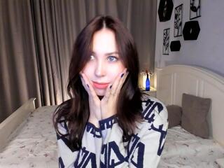 Torri Miskiewicz webcam model stream image