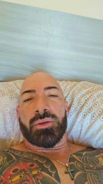 Ilgiardiniere webcam model stream image