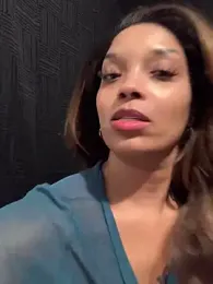 Rakiyahcharms webcam model stream image