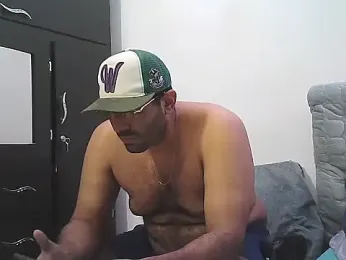 AlphaLatinoBear webcam stripchat model stream image