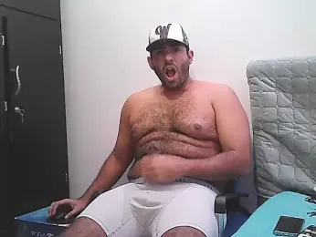 AlphaLatinoBear webcam model stream image