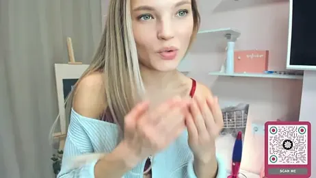 JulieLupo webcam model stream image
