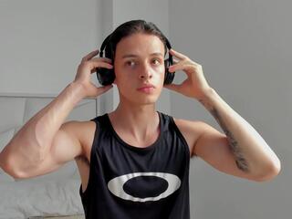 Walker Brown webcam model stream image