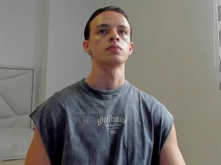 Walker Brown webcam model stream image