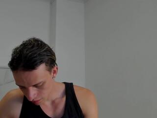 Walker Brown webcam model stream image