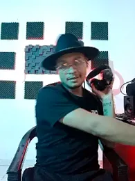 byme_hot webcam model stream image