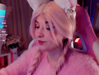 HoneyCherry webcam model stream image