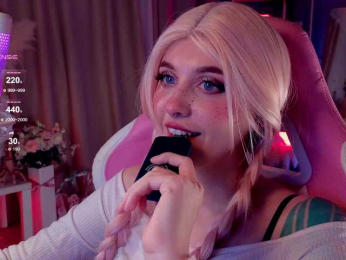 HoneyCherry webcam model stream image