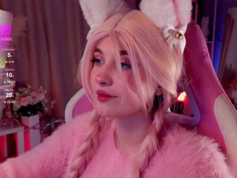HoneyCherry webcam model stream image