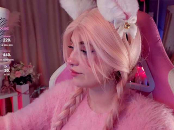 HoneyCherry webcam model stream image