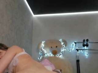 wowblonde webcam model stream image