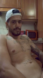 Cloeyadrian webcam model stream image