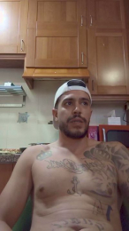 Cloeyadrian webcam model stream image