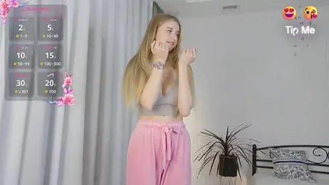 KelsiWest webcam model stream image