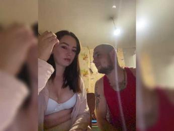 CrystalAndDavis webcam model stream image