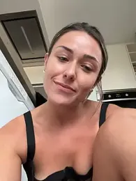 petrouchkaaa_ webcam stripchat model stream image