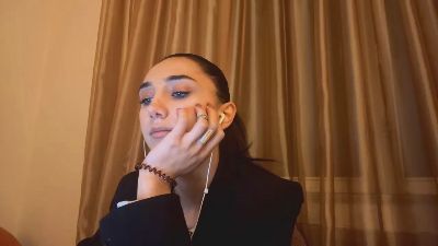 LexieVaka webcam model stream image