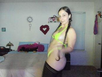 BellaBloom webcam model stream image