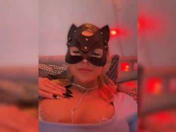 Pusydiamond webcam bongacams model stream image