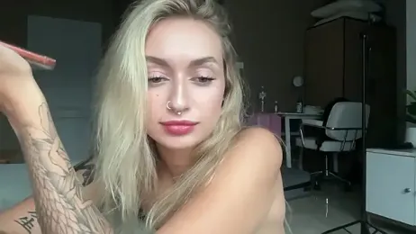 _Kiss_me_hard_ webcam stripchat model stream image