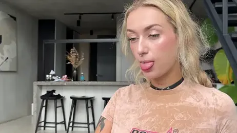 _Kiss_me_hard_ webcam stripchat model stream image