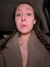 FroggyAnna webcam stripchat model stream image