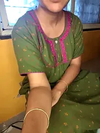 Telugu-Rowdy-pilla webcam model stream image