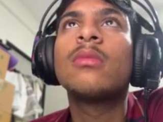 yourmoonbeb webcam model stream image