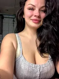 Sweeeeet_Candy webcam model stream image