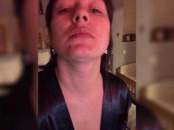 KatrinZeta webcam model stream image