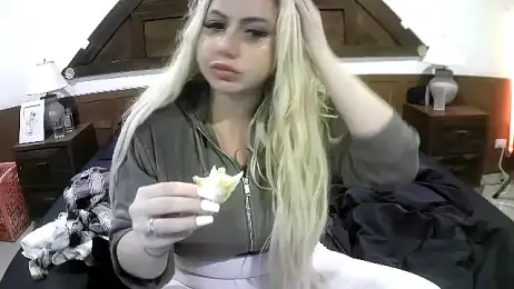 TiaDoll webcam model stream image