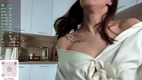 HellPeach webcam model stream image