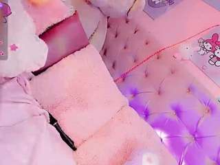 cute-roxy webcam model stream image