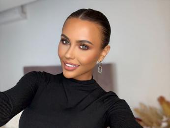 Anais webcam model stream image